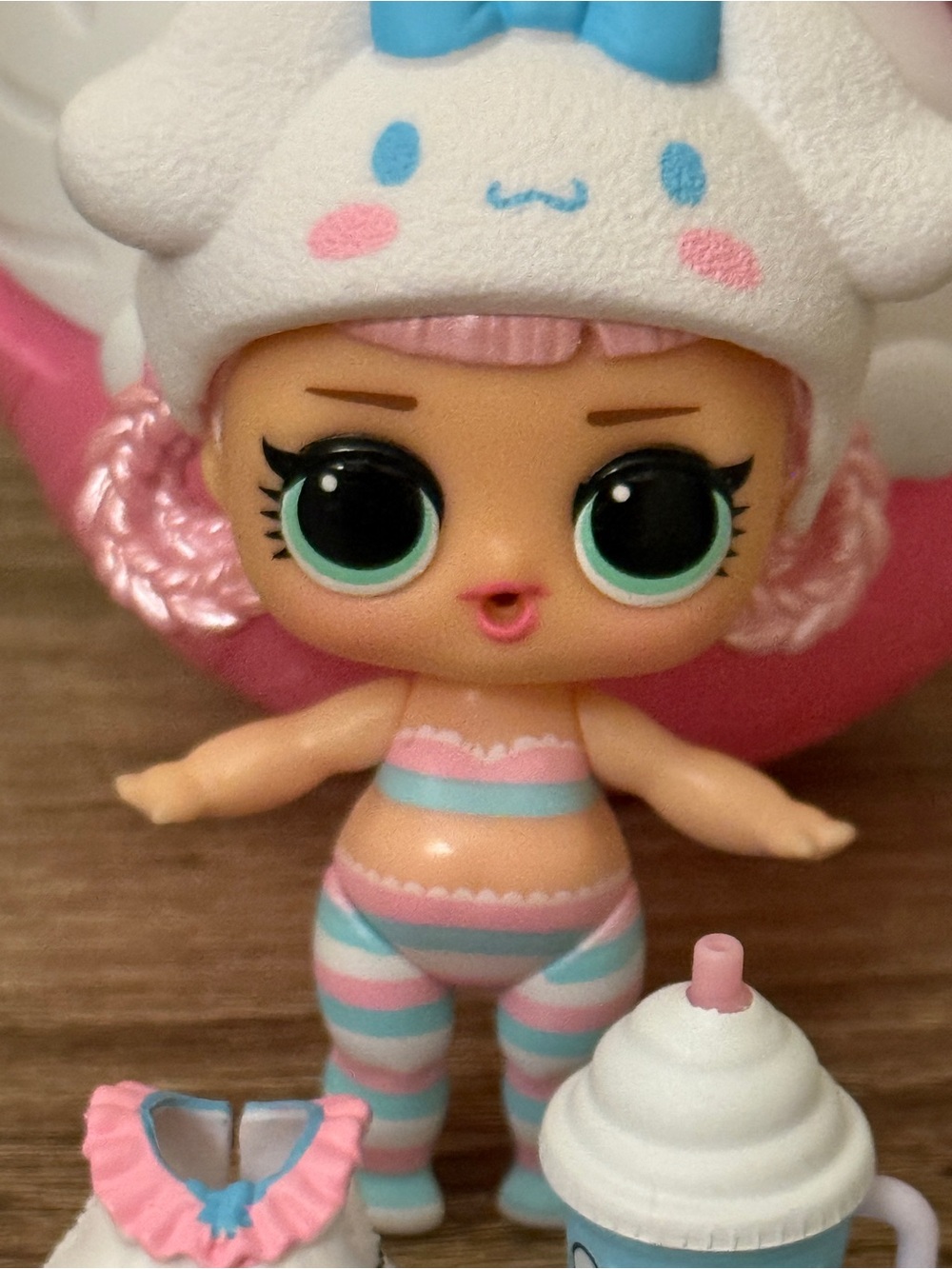 L.O.L Surprise! Hello Kitty and friends Cinnamoroll SwirlTheme Doll (Ultra Rare)
